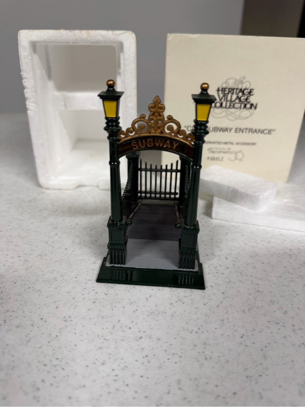 Dept 56 Heritage Village City Subway Entrance #5541-7 Retired with box